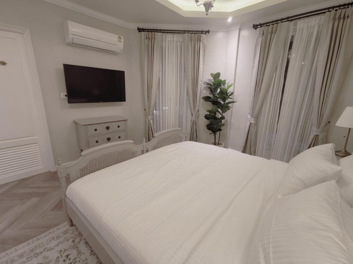 Double Bed Hotel Bangkok Esterno foto