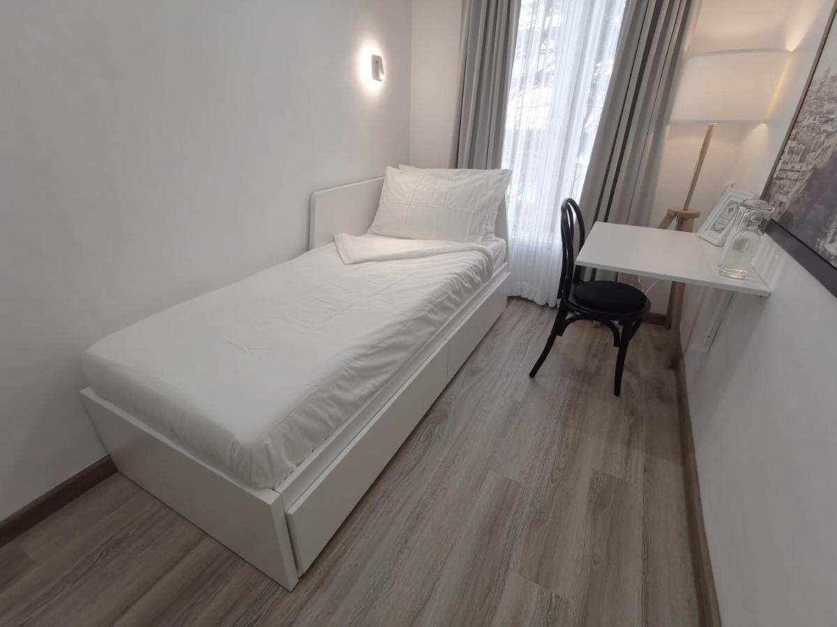 Double Bed Hotel Bangkok Esterno foto